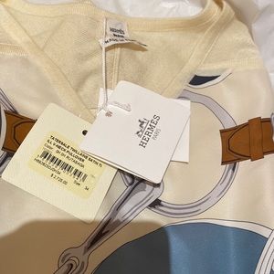 Hermes Sweater. Size 34. Brand new/ never worn. Beautiful piece